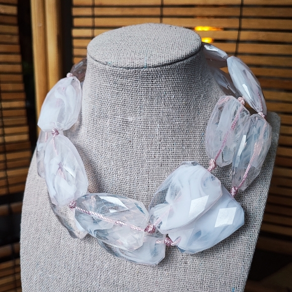 Long Vintage Faceted Swirled White Lucite Chunky Necklace Pink Knotted Cord EUC - Picture 2 of 16
